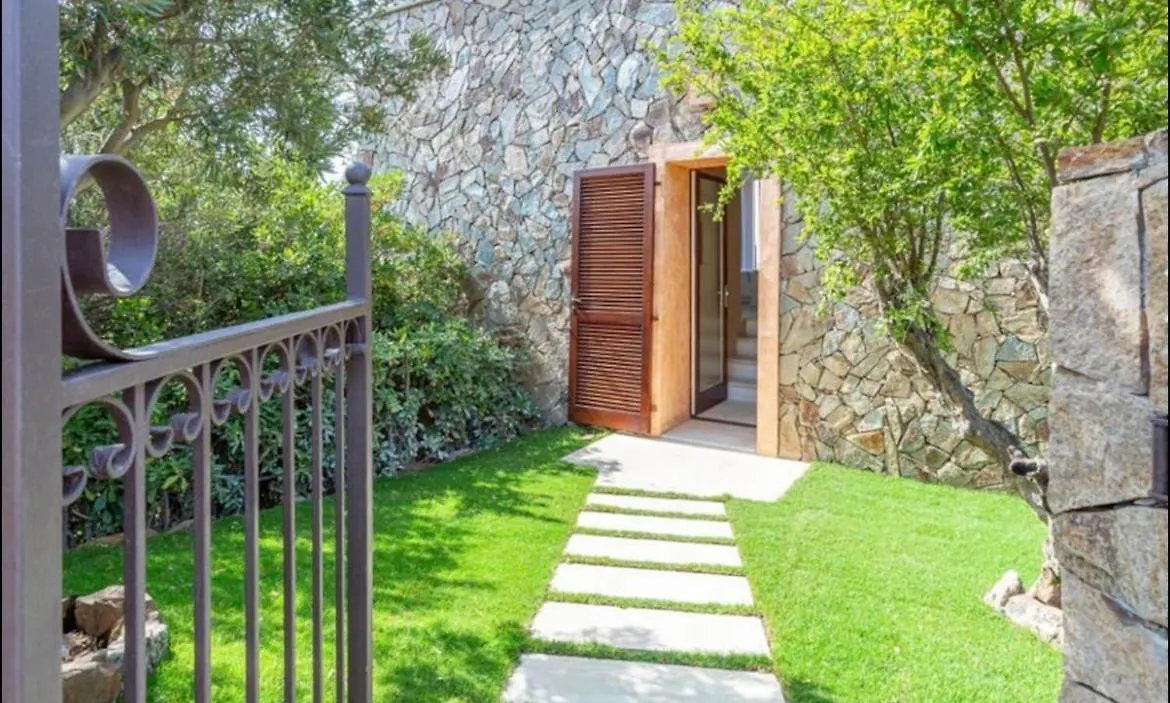 Torretta Con Vista Mozzafiato Villa Chia Tatil Evi